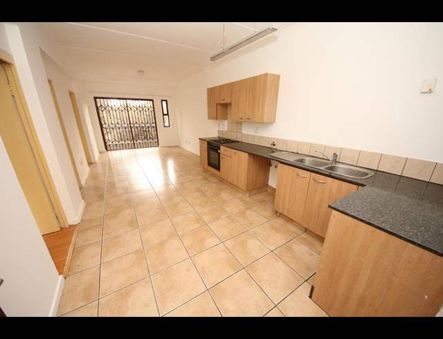 2 BEDROOM APARTMENT FOR SALE IN SUNNINGHILL